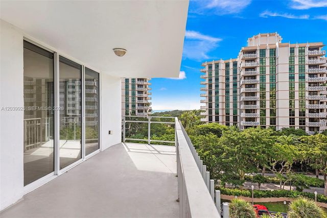600 Grapetree Dr 7ES, Key Biscayne, FL 33149