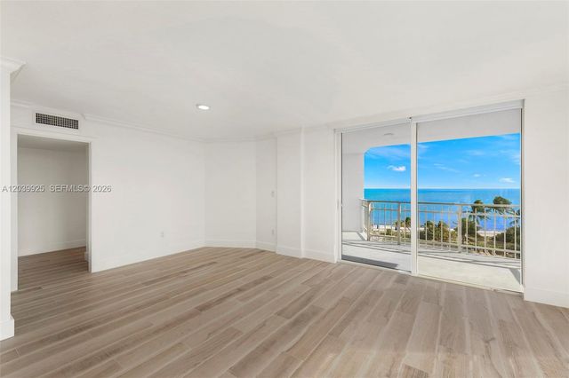 600 Grapetree Dr 7ES, Key Biscayne, FL 33149