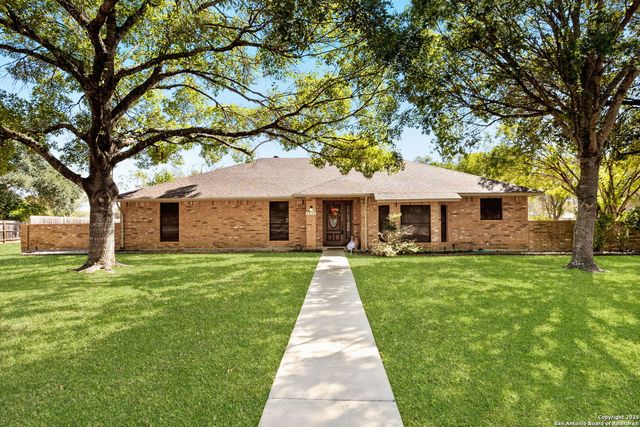 1633 Willow, Seguin, TX 78155