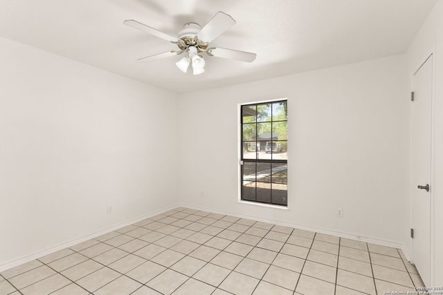 1633 Willow, Seguin, TX 78155