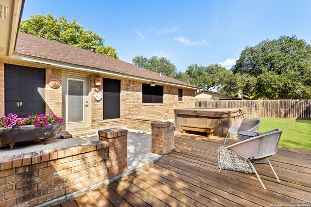 1633 Willow, Seguin, TX 78155