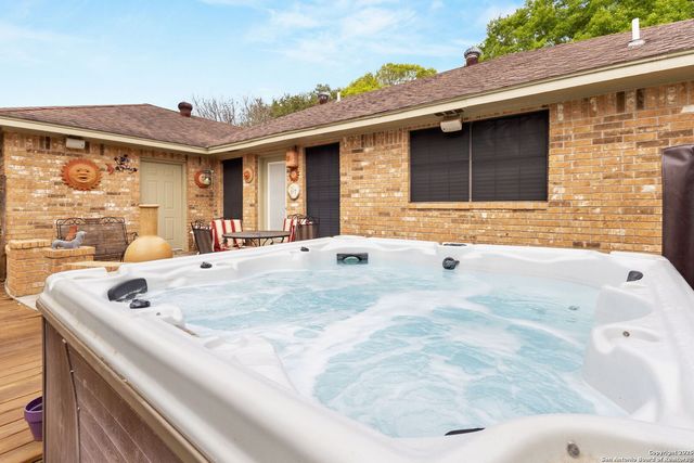 1633 Willow, Seguin, TX 78155