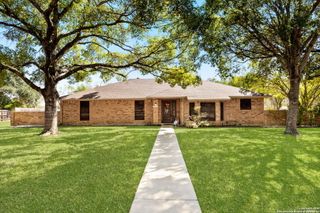 1633 Willow, Seguin, TX 78155