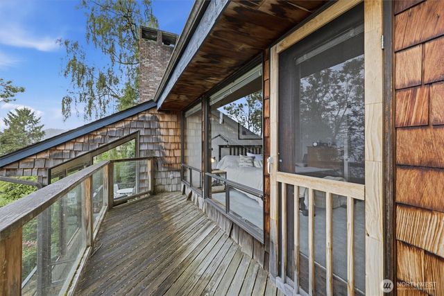 500 W Lake Sammamish Parkway NE, Bellevue, WA 98008