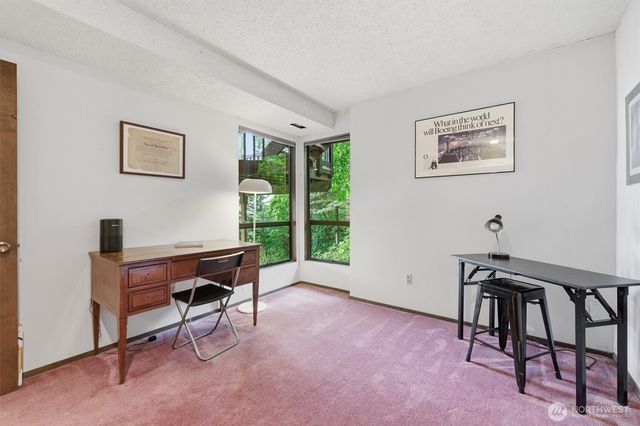 500 W Lake Sammamish Parkway NE, Bellevue, WA 98008