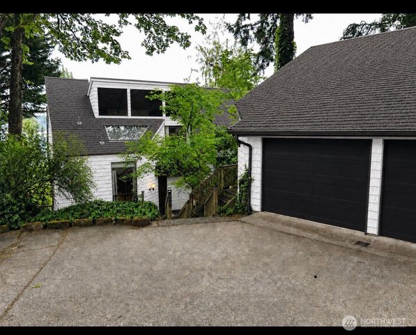 500 W Lake Sammamish Parkway NE, Bellevue, WA 98008