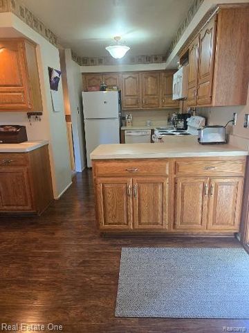 2608 Watonga Drive, Commerce Charter Township, MI 48382