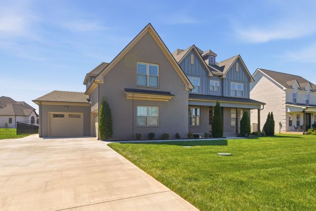 3705 Carriage Dr, Murfreesboro, TN 37128