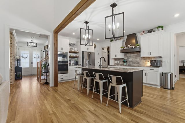 3705 Carriage Dr, Murfreesboro, TN 37128