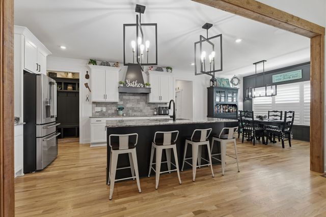 3705 Carriage Dr, Murfreesboro, TN 37128