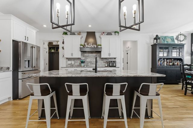 3705 Carriage Dr, Murfreesboro, TN 37128