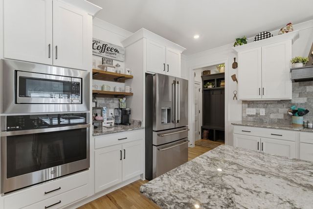 3705 Carriage Dr, Murfreesboro, TN 37128