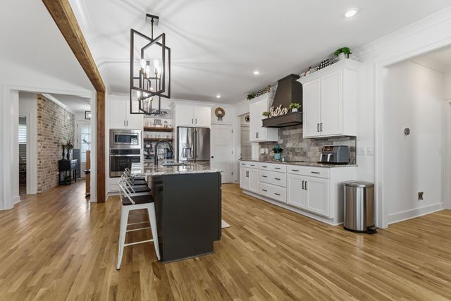 3705 Carriage Dr, Murfreesboro, TN 37128