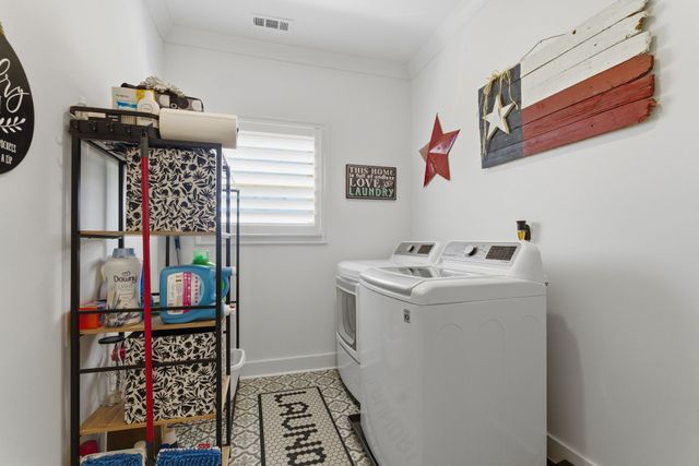 3705 Carriage Dr, Murfreesboro, TN 37128