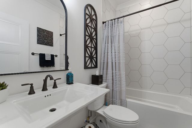 3705 Carriage Dr, Murfreesboro, TN 37128