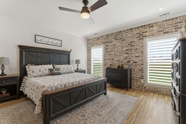 3705 Carriage Dr, Murfreesboro, TN 37128