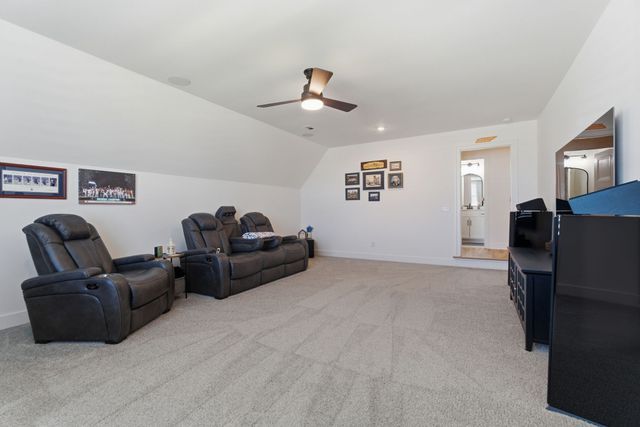 3705 Carriage Dr, Murfreesboro, TN 37128