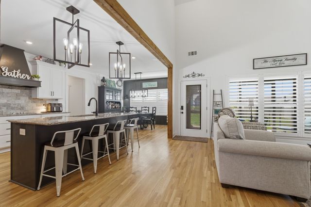 3705 Carriage Dr, Murfreesboro, TN 37128