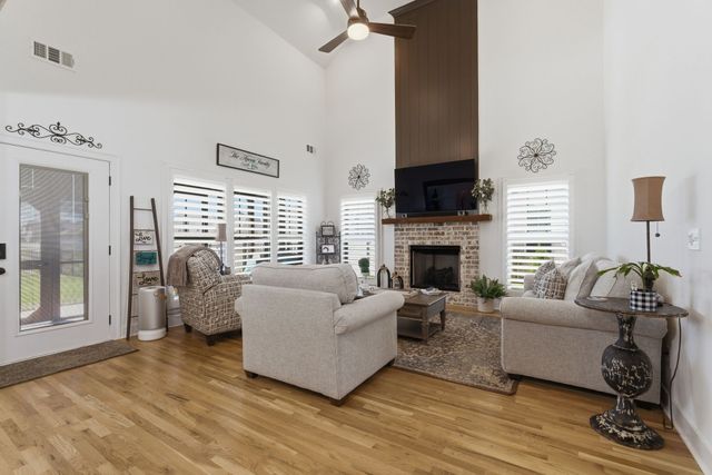 3705 Carriage Dr, Murfreesboro, TN 37128