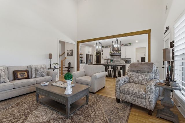 3705 Carriage Dr, Murfreesboro, TN 37128