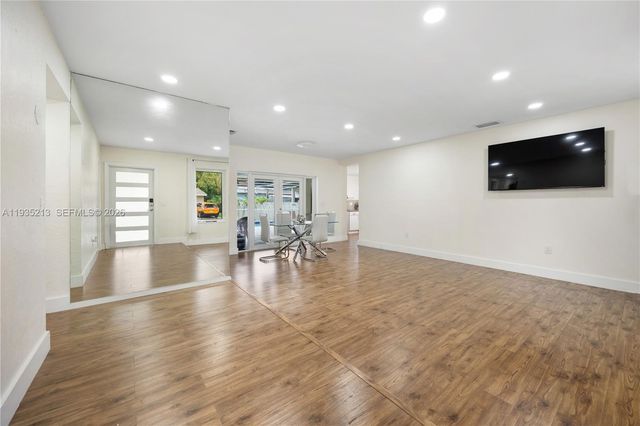 15010 NE 7th Ave, Miami, FL 33161