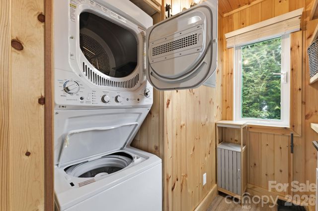 37 Coach Club Road, Highlands, NC 28741