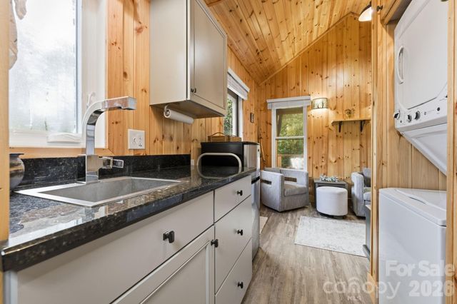 37 Coach Club Road, Highlands, NC 28741