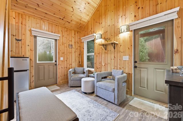 37 Coach Club Road, Highlands, NC 28741