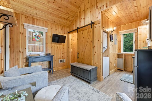 37 Coach Club Road, Highlands, NC 28741