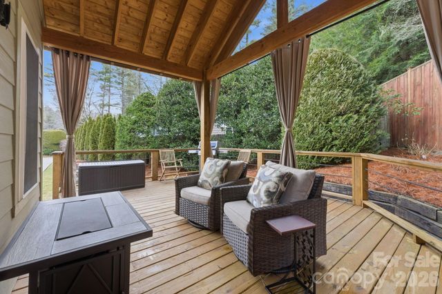 37 Coach Club Road, Highlands, NC 28741