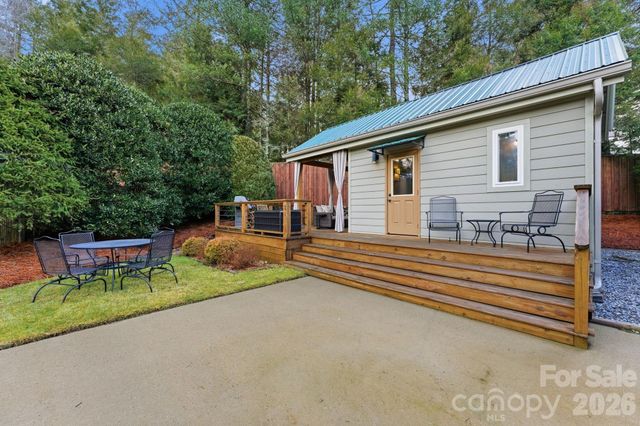 37 Coach Club Road, Highlands, NC 28741