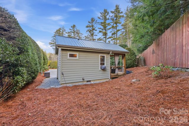 37 Coach Club Road, Highlands, NC 28741