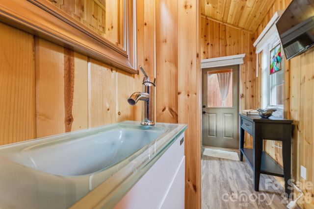 37 Coach Club Road, Highlands, NC 28741