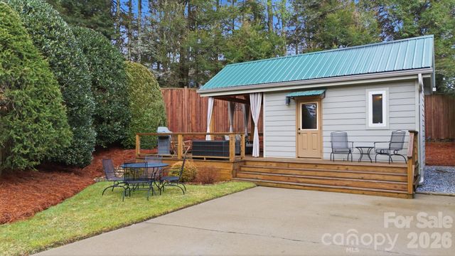 37 Coach Club Road, Highlands, NC 28741
