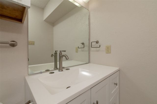 6410 Springfield Drive, Arlington, TX 76016