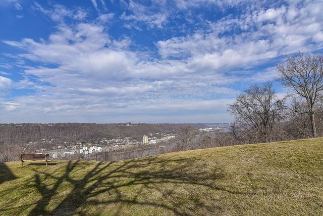 2858 Cliffview Court, Villa Hills, KY 41017