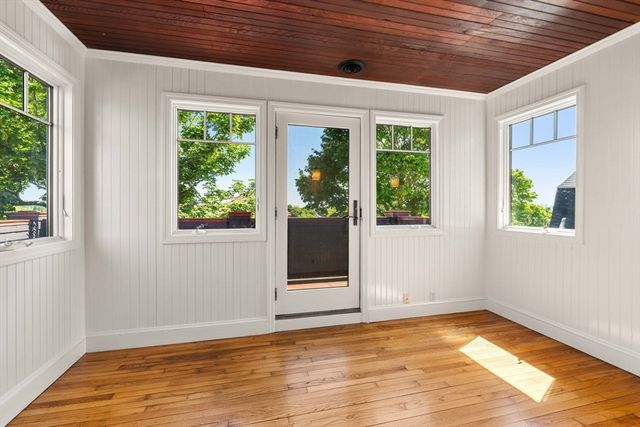 26 Karolyn Circle, Nahant, MA 01908