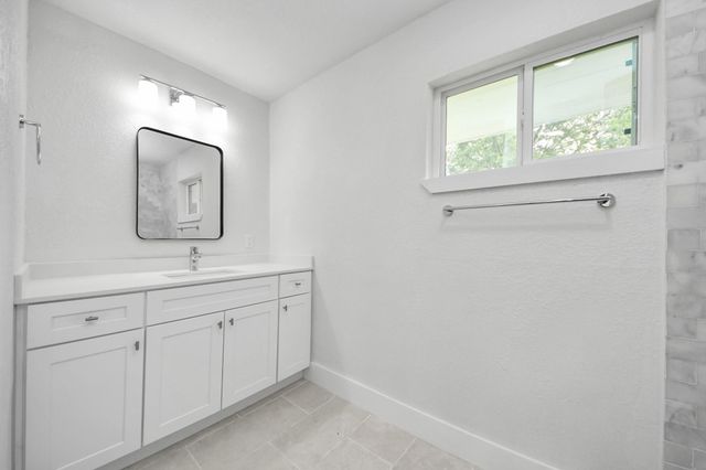 5455 N Crooked Creek Drive, Houston, TX 77017