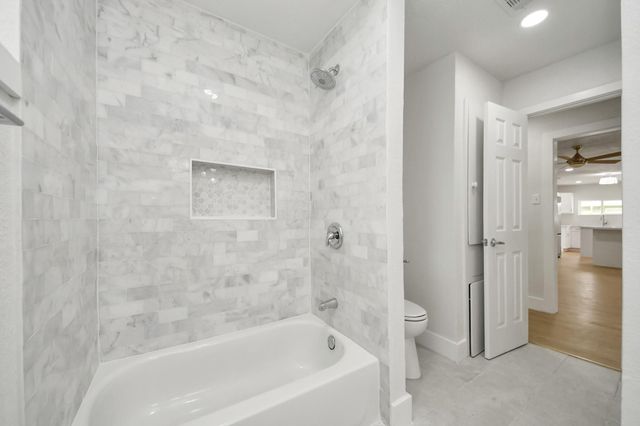 5455 N Crooked Creek Drive, Houston, TX 77017