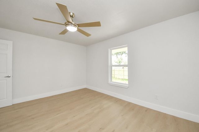 5455 N Crooked Creek Drive, Houston, TX 77017