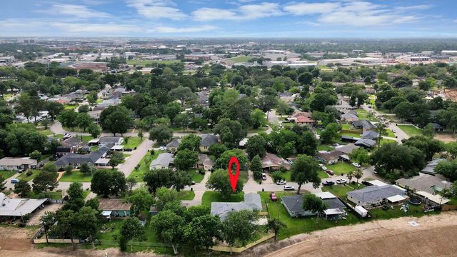 5455 N Crooked Creek Drive, Houston, TX 77017