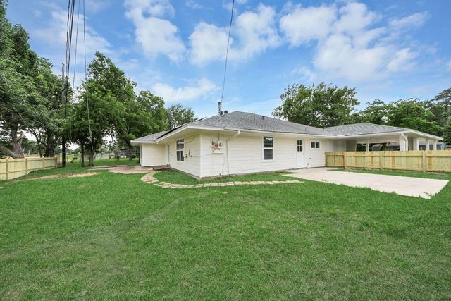 5455 N Crooked Creek Drive, Houston, TX 77017