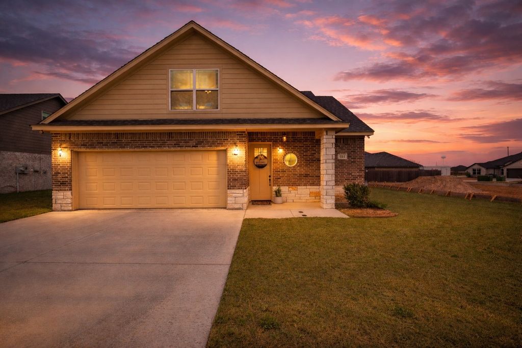 614 Violet Drive, Tolar, TX 76476