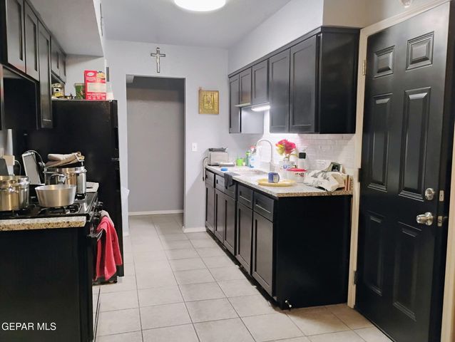 1727 RON CERRUDO Street, El Paso, TX 79936