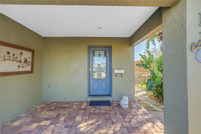 110 29TH AVENUE N, St Petersburg, FL 33704