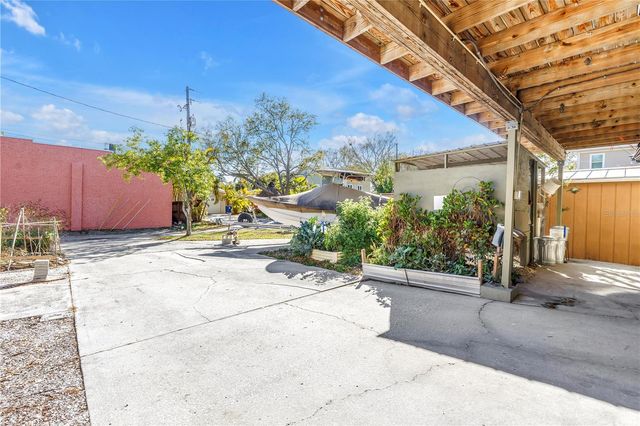 110 29TH AVENUE N, St Petersburg, FL 33704