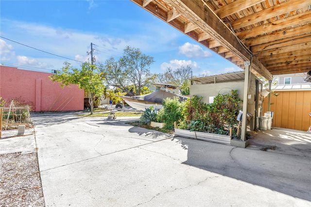 110 29TH AVENUE N, St Petersburg, FL 33704