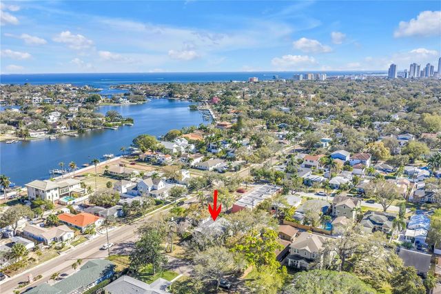 110 29TH AVENUE N, St Petersburg, FL 33704