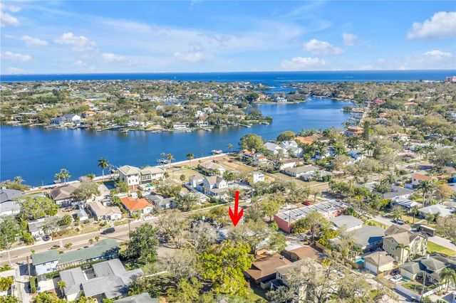 110 29TH AVENUE N, St Petersburg, FL 33704