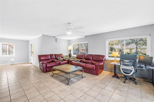 110 29TH AVENUE N, St Petersburg, FL 33704